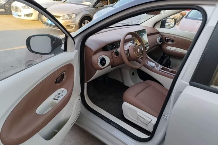 Used Wuling Bingo Pro 2026 Model 330km Deluxe Edition Driver Seat