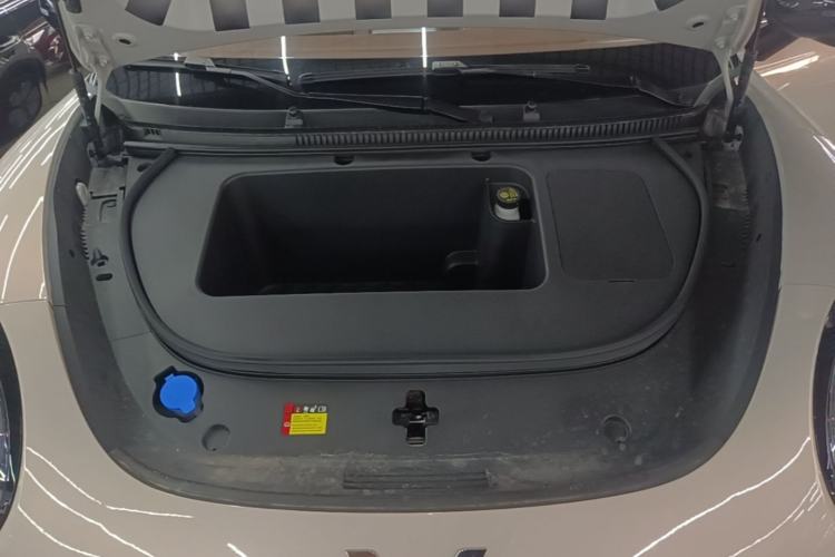 Used Wuling Bingo Pro 2026 Model 330km Flagship Edition Engine Bay