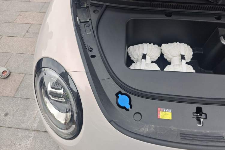 Used Wuling Bingo Pro 2026 Model 330km Deluxe Edition Engine Bay Right