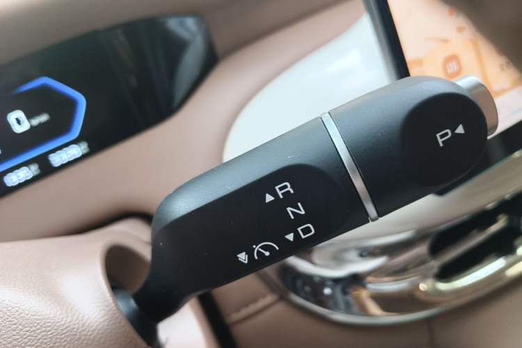 Used Wuling Bingo Pro 2026 Model 330km Flagship Edition Gear Lever