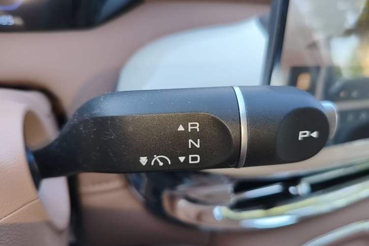 Used Wuling Bingo Pro 2026 Model 330km Deluxe Edition Gear Lever