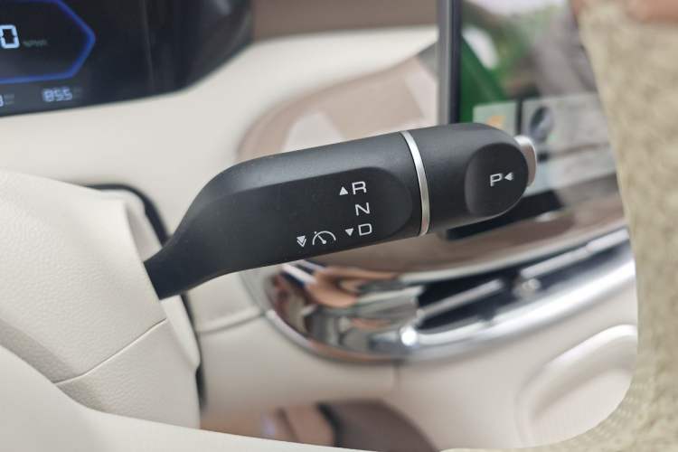 Used Wuling Bingo Pro 2026 Model 330km Deluxe Edition Gear Lever