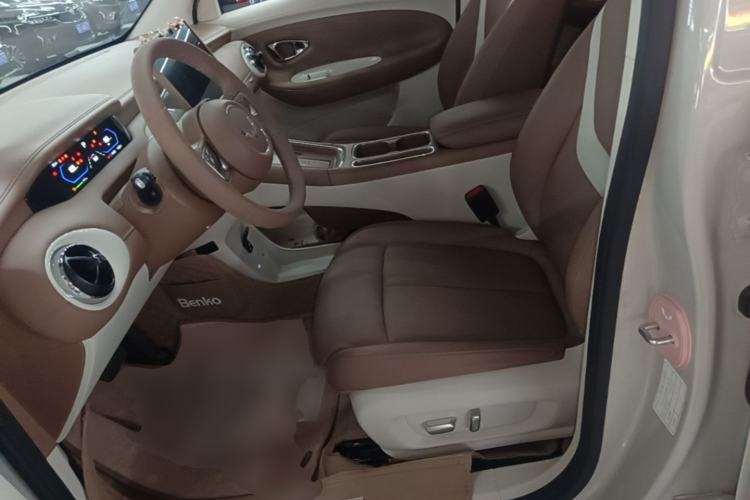 Used Wuling Bingo Pro 2026 Model 330km Flagship Edition Left Front Seat