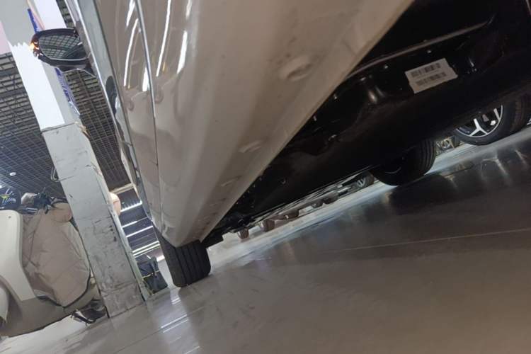 Used Wuling Bingo Pro 2026 Model 330km Flagship Edition Left Side Sill