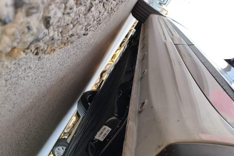Used Wuling Bingo Pro 2026 Model 330km Deluxe Edition Left Side Sill