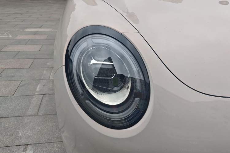 Used Wuling Bingo Pro 2026 Model 330km Deluxe Edition Right Front Headlight
