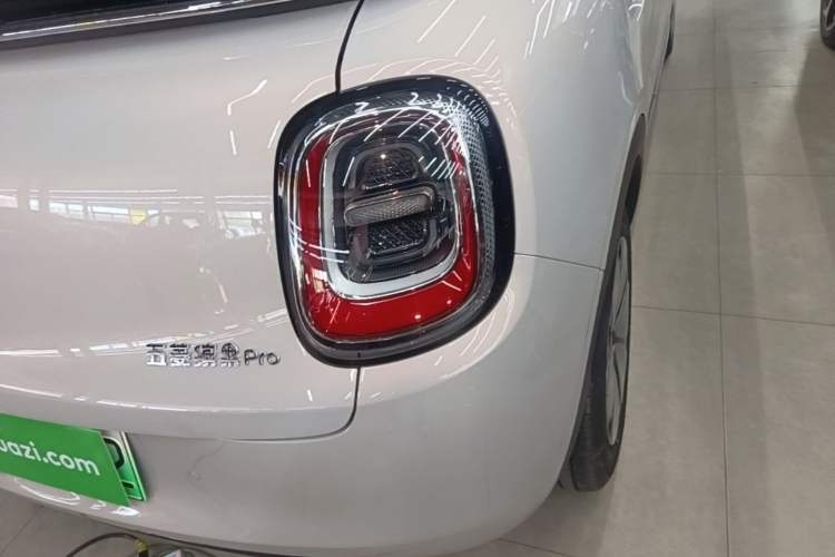 Used Wuling Bingo Pro 2026 Model 330km Flagship Edition Right Rear Taillight
