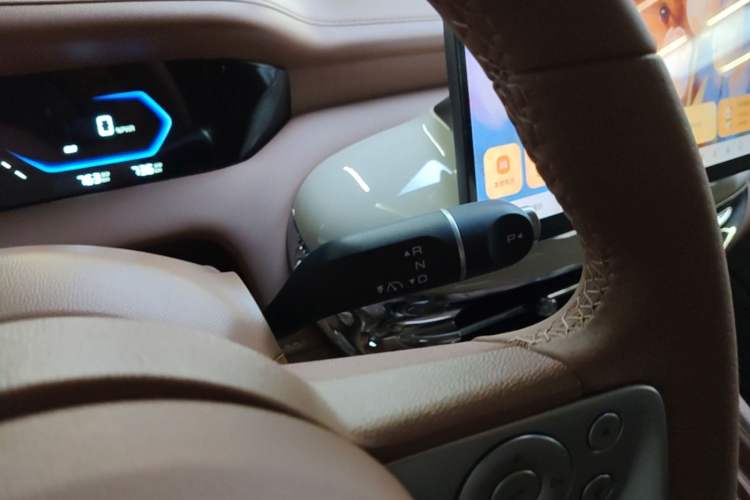 Used Wuling Bingo Pro 2026 Model 403km Flagship Edition Gear Lever