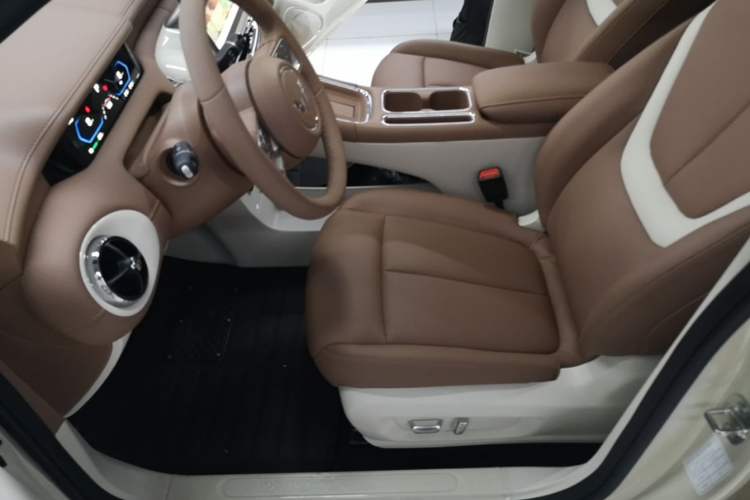 Used Wuling Bingo Pro 2026 Model 403km Flagship Edition Left Front Seat
