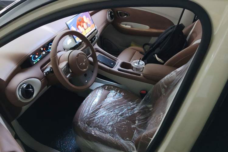 Used Wuling Bingo Pro 2026 Model 403km Flagship Edition Left Front Seat
