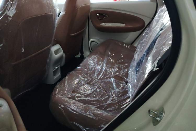 Used Wuling Bingo Pro 2026 Model 403km Flagship Edition Left Rear Seat