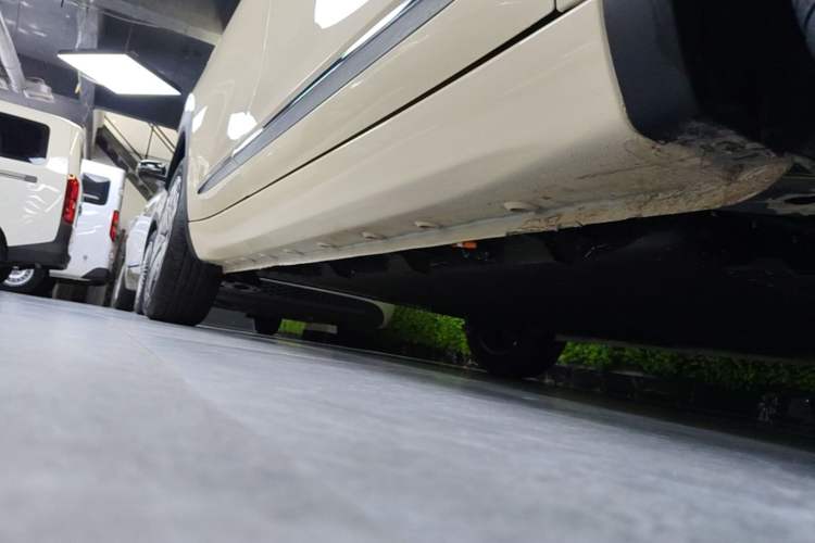 Used Wuling Bingo Pro 2026 Model 403km Flagship Edition Right Side Sill