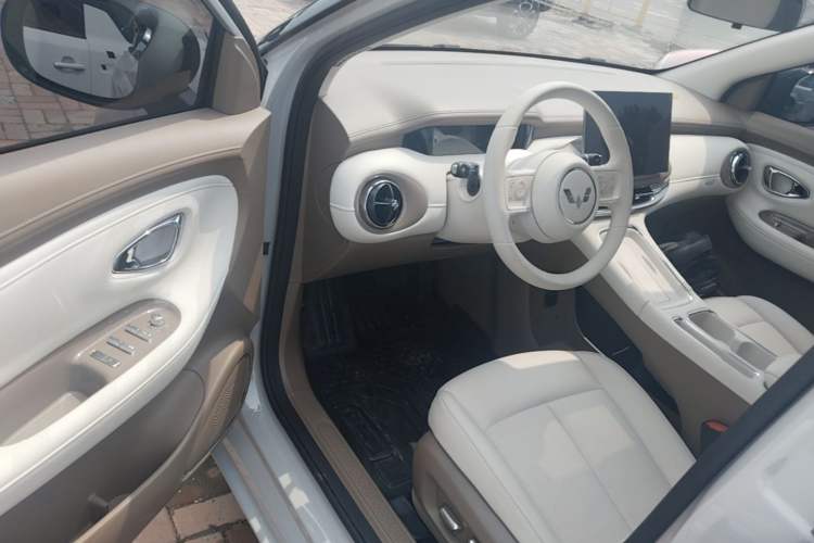 Used Wuling Bingo Pro 2026 Model 403km Flagship Edition Driver Seat