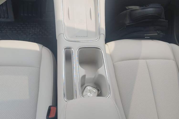 Used Wuling Bingo Pro 2026 Model 403km Flagship Edition Gear Lever