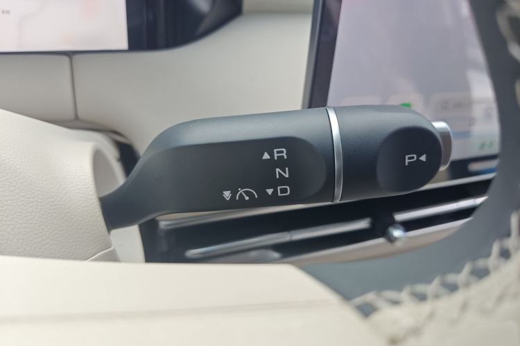 Used Wuling Bingo S 2025 Model 430km Flagship Edition Gear Lever
