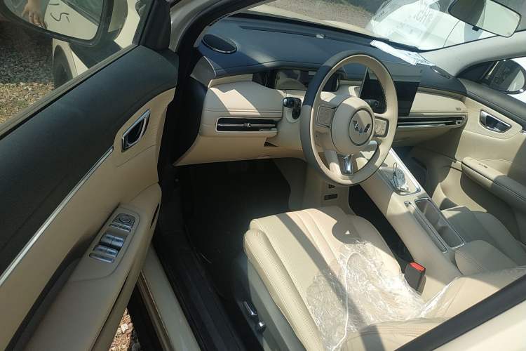 Used Wuling Bingo S 2025 Model 430km Flagship Edition Interior 3