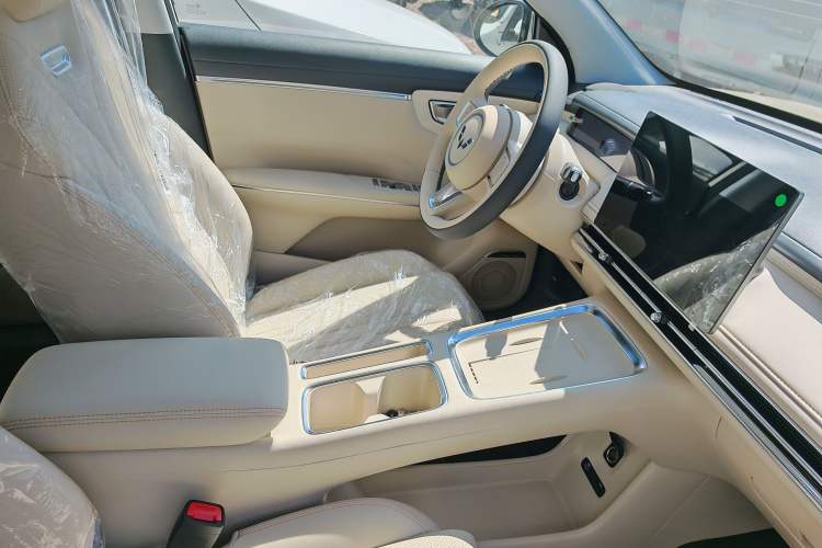 Used Wuling Bingo S 2025 Model 430km Flagship Edition Interior 4
