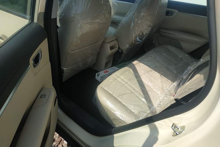 Used Wuling Bingo S 2025 Model 430km Flagship Edition Interior 4