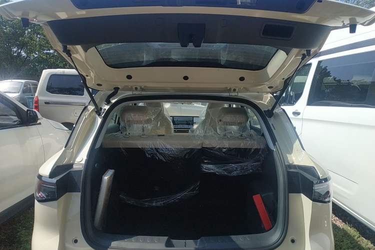 Used Wuling Bingo S 2025 Model 430km Flagship Edition Trunk