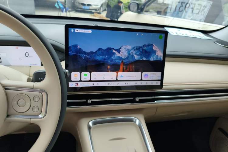Used Wuling Bingo S 2025 Model 325km Flagship Edition Audio And AC Panel