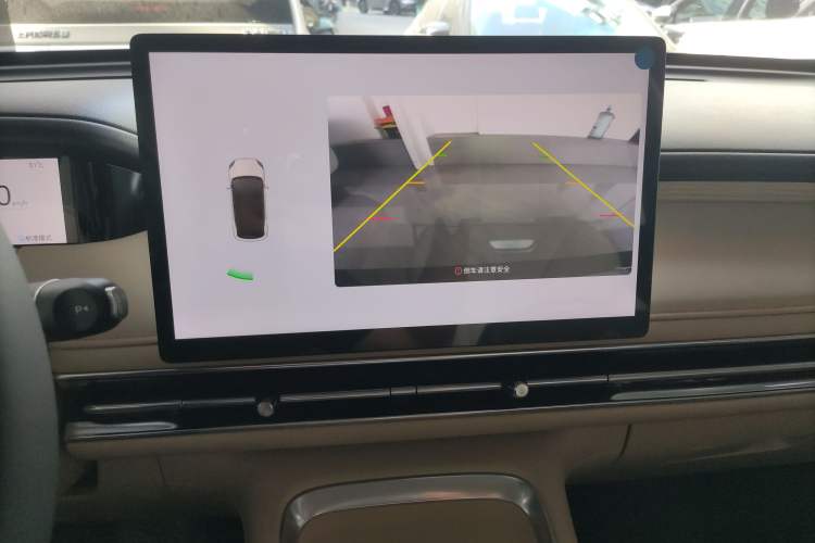 Used Wuling Bingo S 2025 Model 325km Deluxe Edition Audio And AC Panel