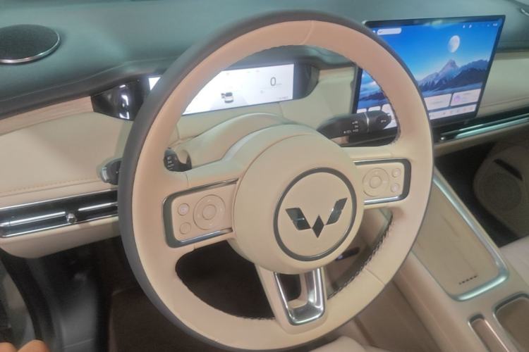 Used Wuling Bingo S 2025 Model 430km Flagship Edition Center Console