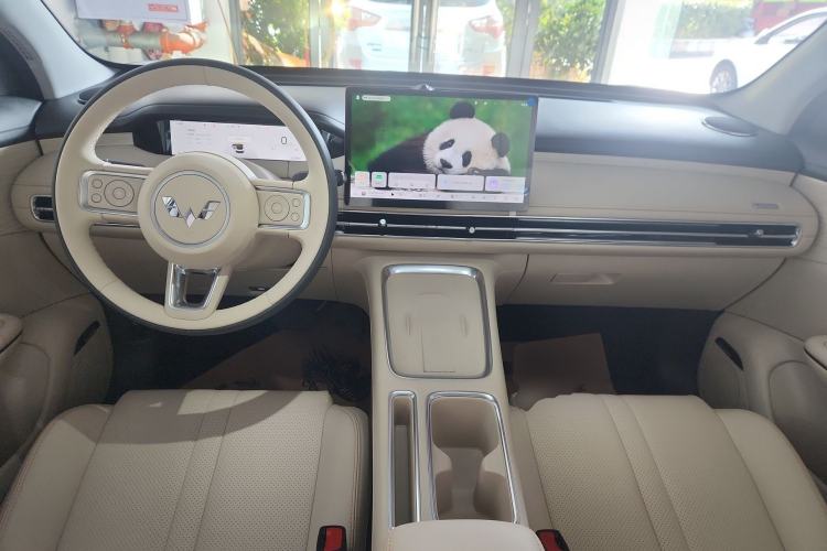 Used Wuling Bingo S 2025 Model 325km Deluxe Edition Center Console