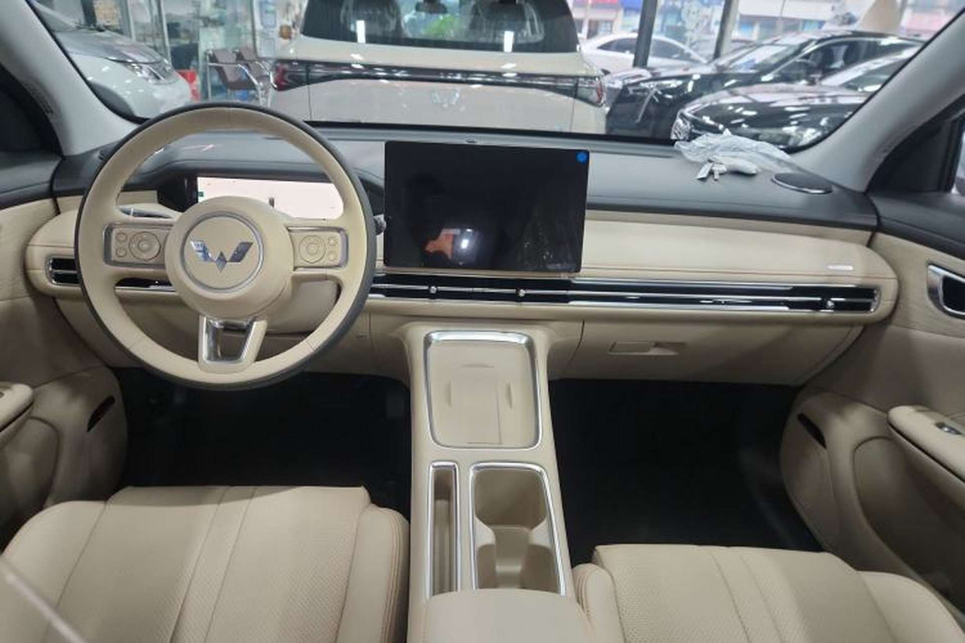 Used Wuling Bingo S 2025 Model 325km Deluxe Edition Center Console