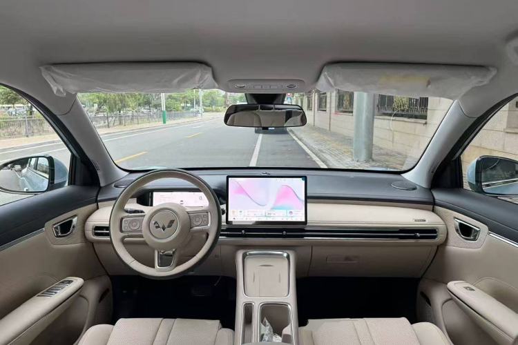 Used Wuling Bingo S 2025 Model 325km Deluxe Edition Center Console