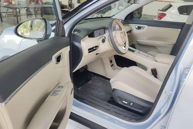 Used Wuling Bingo S 2025 Model 430km Flagship Edition Driver Seat
