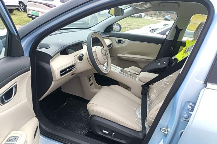 Used Wuling Bingo S 2025 Model 325km Flagship Edition Driver Seat