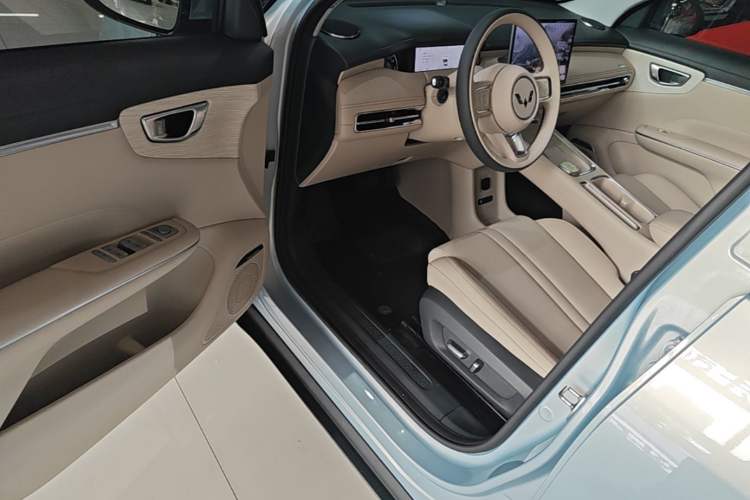 Used Wuling Bingo S 2025 Model 430km Flagship Edition Driver Seat