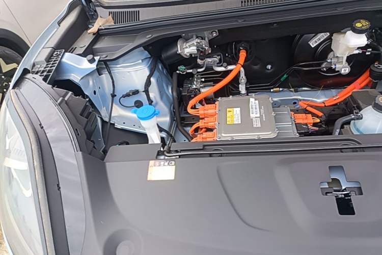 Used Wuling Bingo S 2025 Model 325km Flagship Edition Engine Bay Right