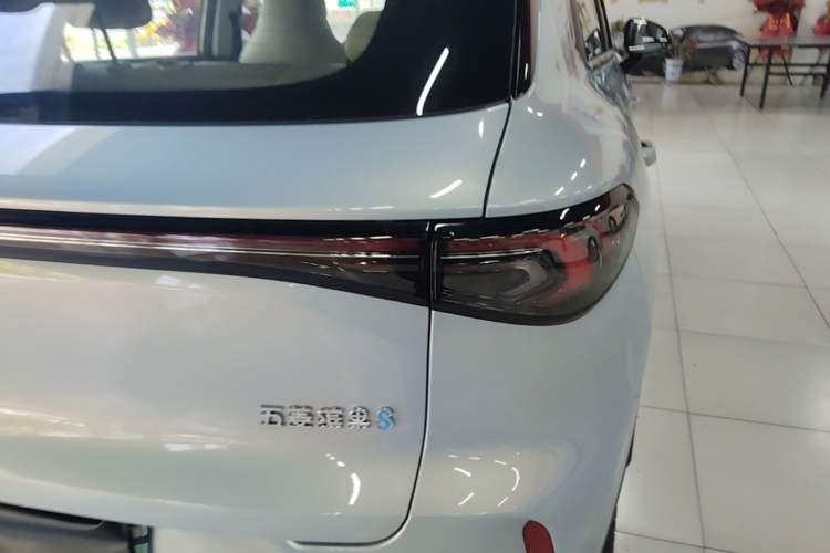 Used Wuling Bingo S 2025 Model 430km Flagship Edition Exterior 3