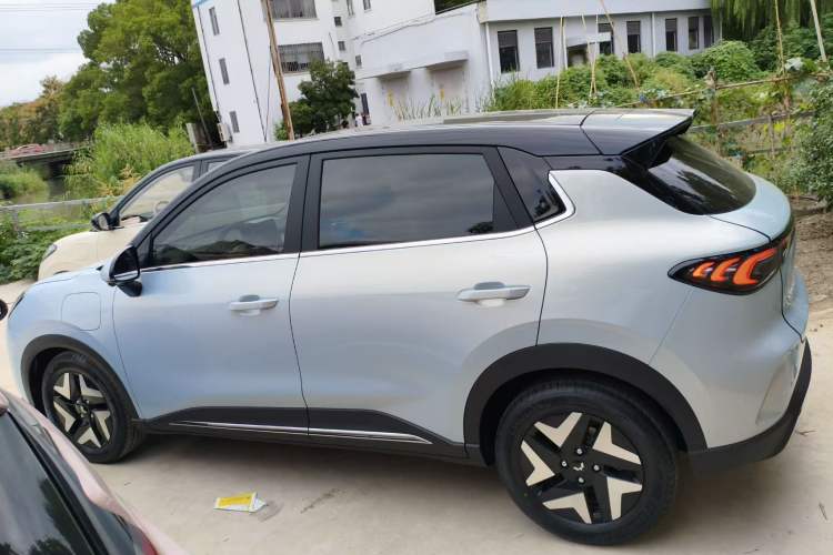 Used Wuling Bingo S 2025 Model 325km Flagship Edition Exterior 3