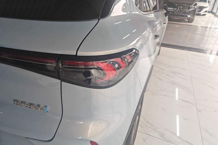 Used Wuling Bingo S 2025 Model 430km Flagship Edition Exterior 3