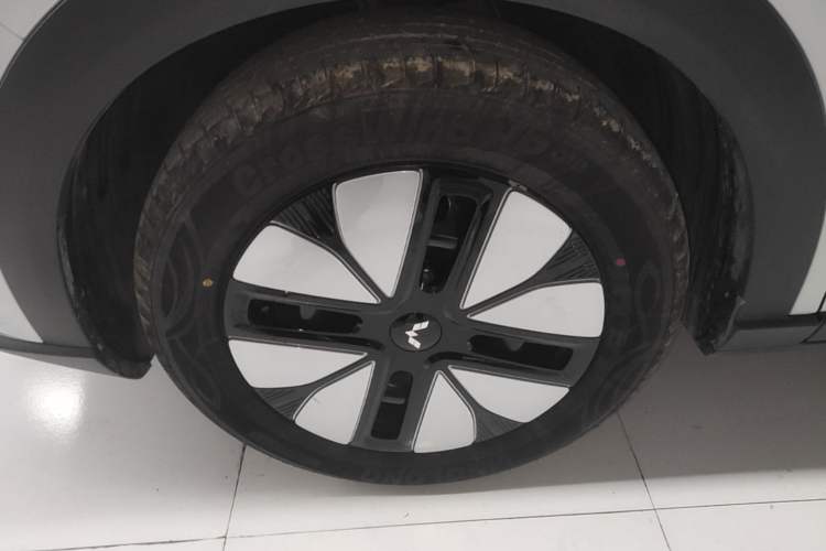 Used Wuling Bingo S 2025 Model 325km Deluxe Edition Exterior 4