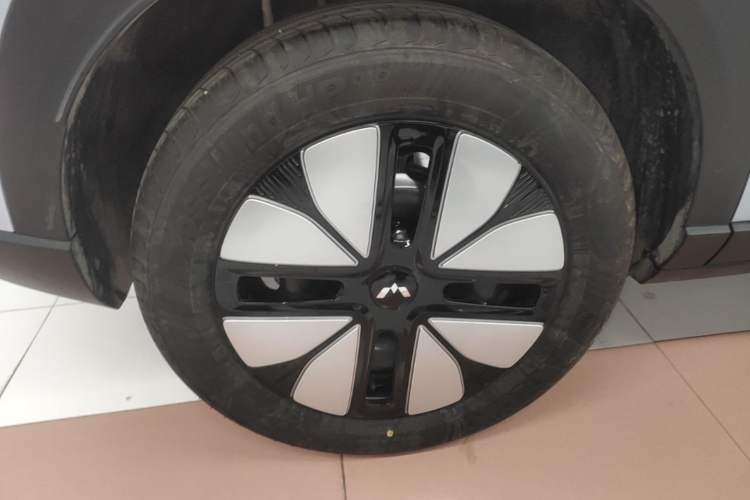 Used Wuling Bingo S 2025 Model 325km Deluxe Edition Exterior 5