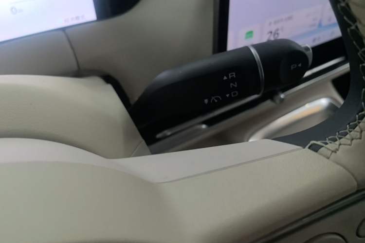 Used Wuling Bingo S 2025 Model 430km Flagship Edition Gear Lever