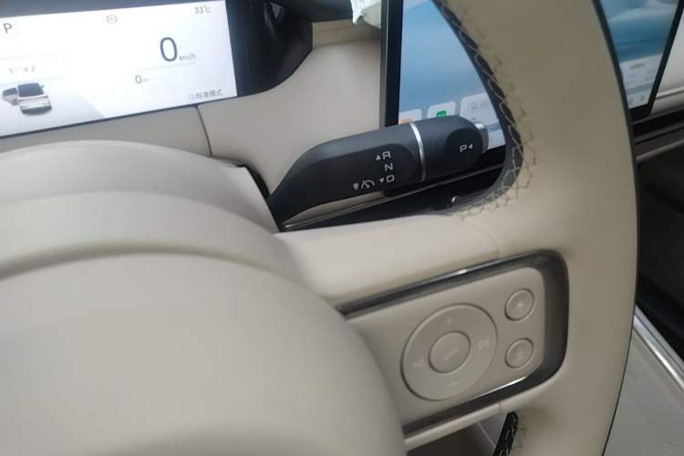 Used Wuling Bingo S 2025 Model 430km Flagship Edition Gear Lever