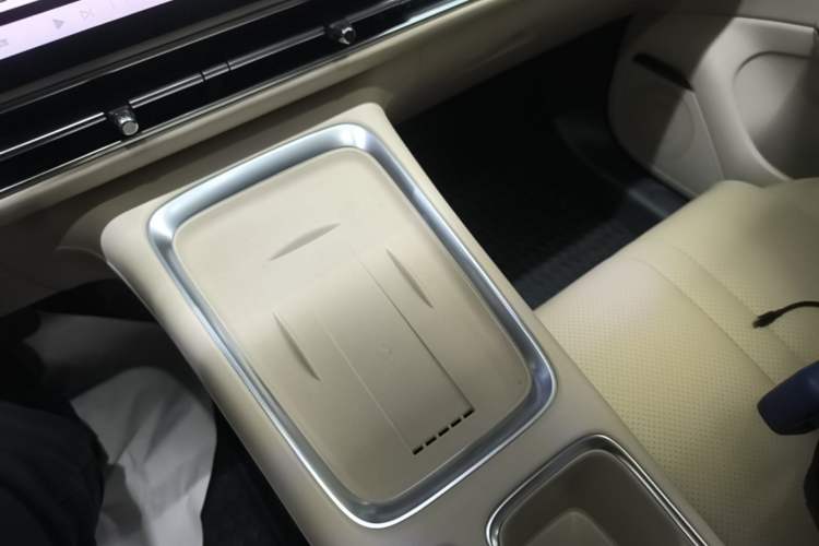 Used Wuling Bingo S 2025 Model 430km Flagship Edition Gear Lever