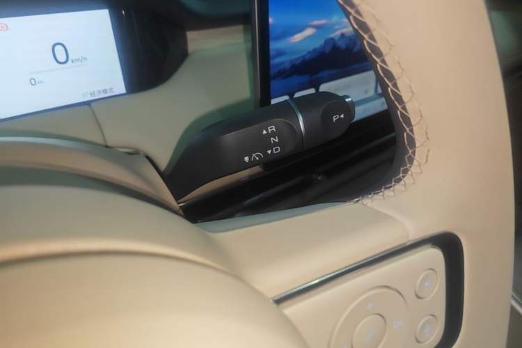 Used Wuling Bingo S 2025 Model 430km Flagship Edition Gear Lever