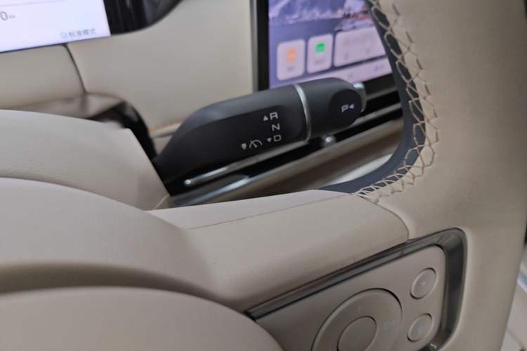 Used Wuling Bingo S 2025 Model 430km Flagship Edition Gear Lever