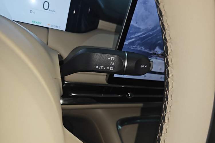 Used Wuling Bingo S 2025 Model 430km Flagship Edition Gear Lever