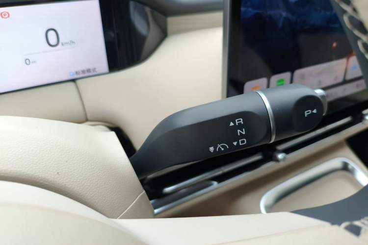 Used Wuling Bingo S 2025 Model 325km Flagship Edition Gear Lever