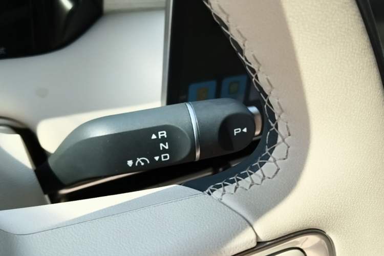 Used Wuling Bingo S 2025 Model 430km Flagship Edition Gear Lever