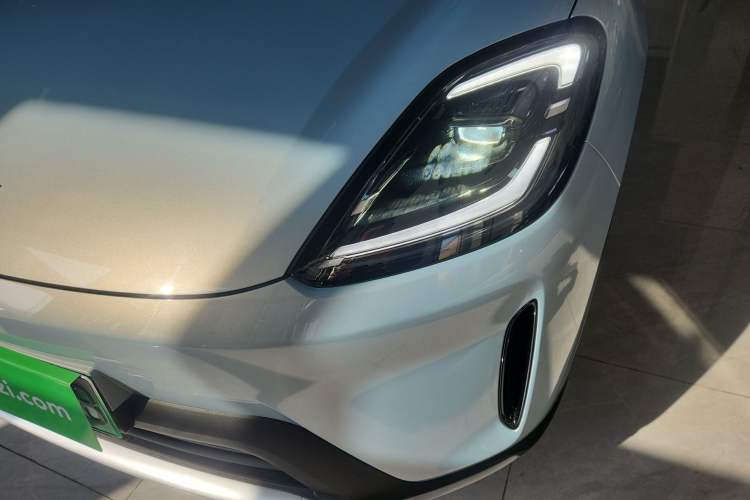 Used Wuling Bingo S 2025 Model 325km Deluxe Edition Left Front Headlight