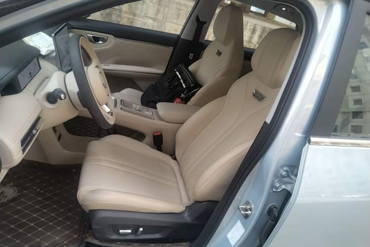 Used Wuling Bingo S 2025 Model 430km Flagship Edition Left Front Seat