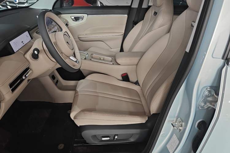 Used Wuling Bingo S 2025 Model 430km Flagship Edition Left Front Seat