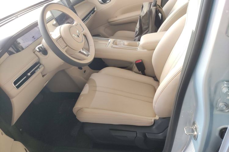Used Wuling Bingo S 2025 Model 325km Deluxe Edition Left Front Seat